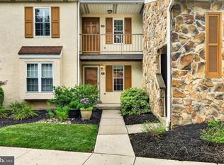 267 Valley Stream Ln, Chesterbrook, PA 19087