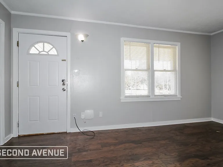 110 E Myrtle Dr — Photo 8