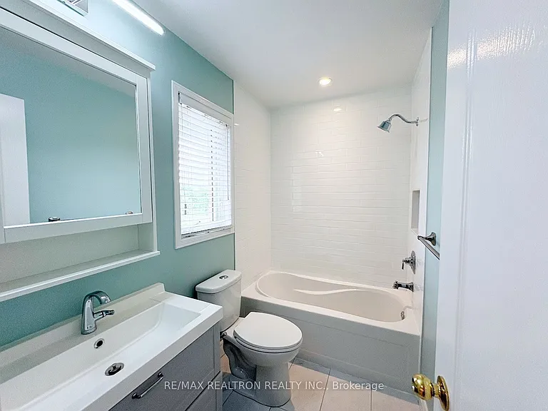 329 Bur Oak Ave — Photo 11