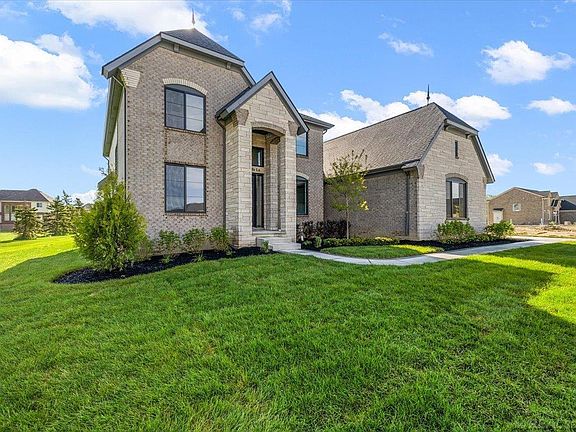 3rd image of 42528 Saddle Ln