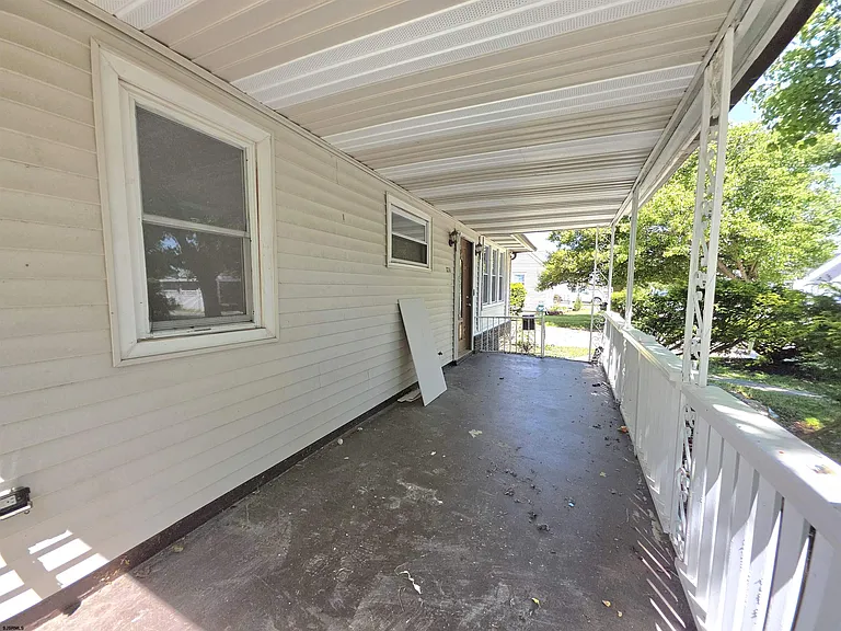 1216 N Ohio Ave — Photo 6