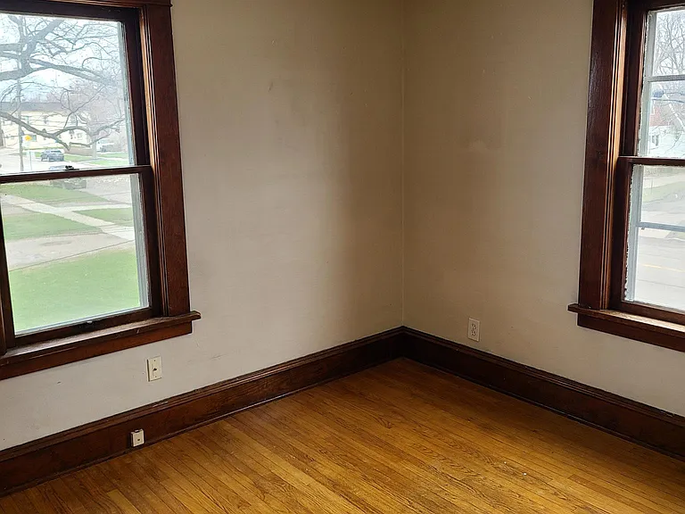 bedroom 2nd floor