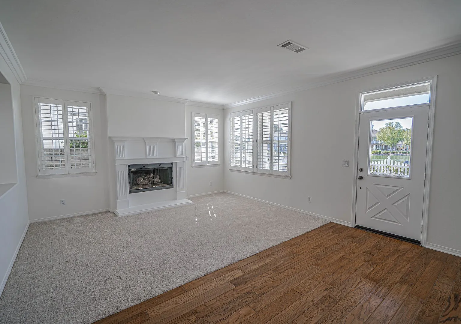 Gorgeous Bridgeport 3-Bedroom Home for Rent in Valencia! — Photo 4
