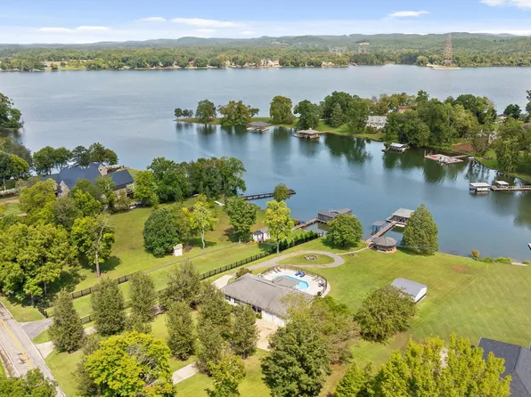 2727 Thicket Rd, Soddy Daisy, TN 37379