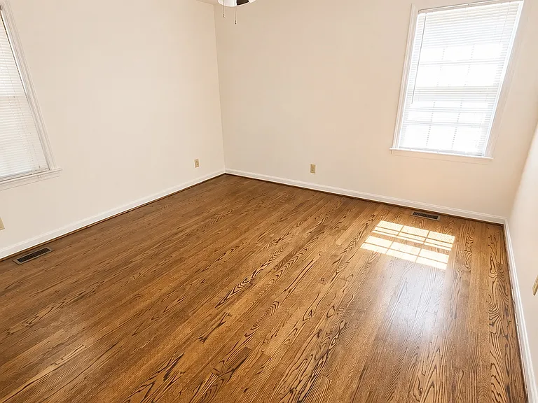 2312 Sierra Dr — Photo 10