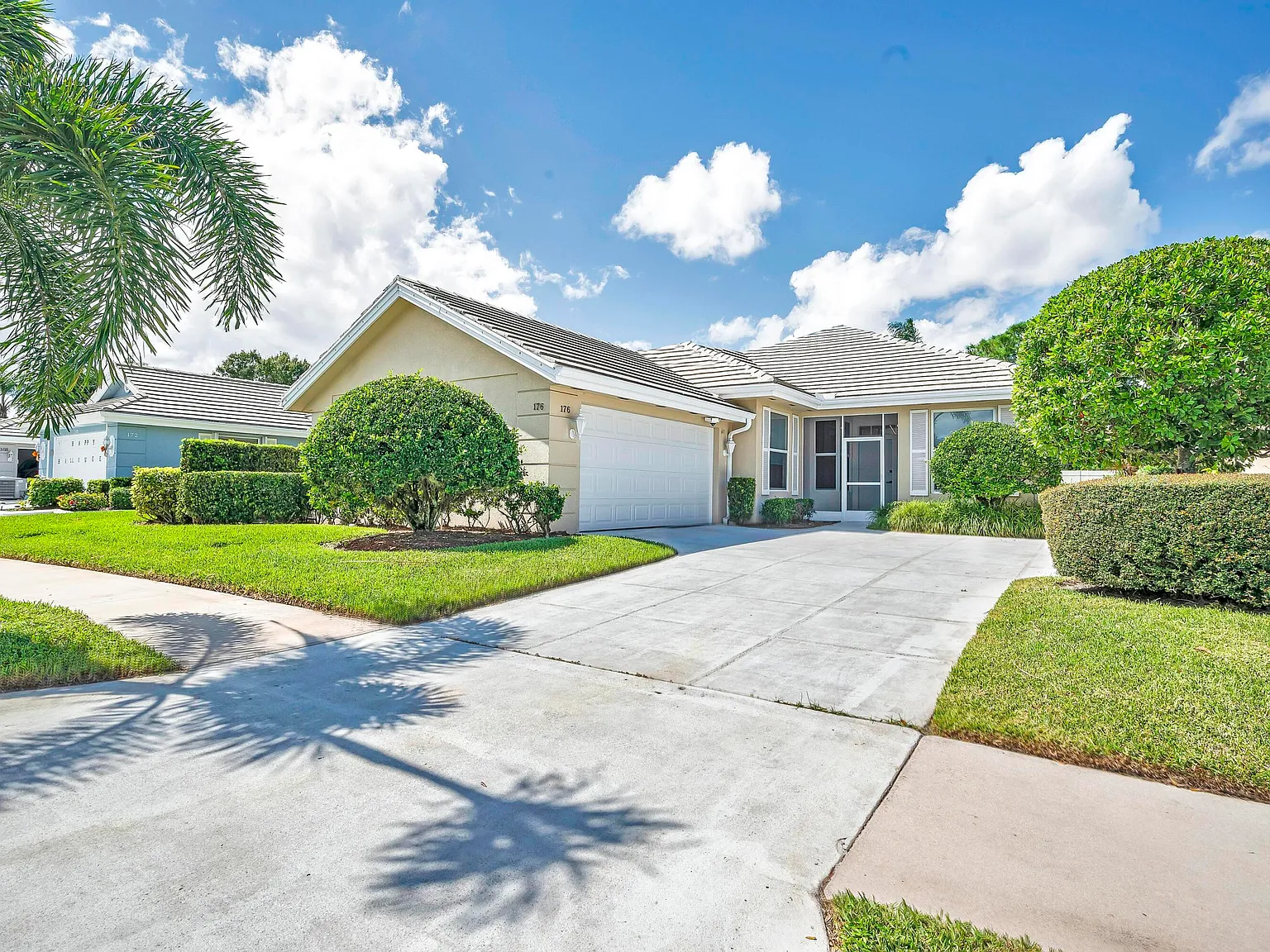 3 bed, 2.0 bath, 1604 sqft, $3,200 — Photo 2