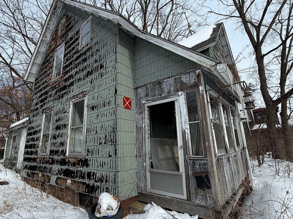 1st image of 83 Maple Street