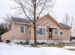 5425 Bartlett Rd, Bedford Heights, OH 44146