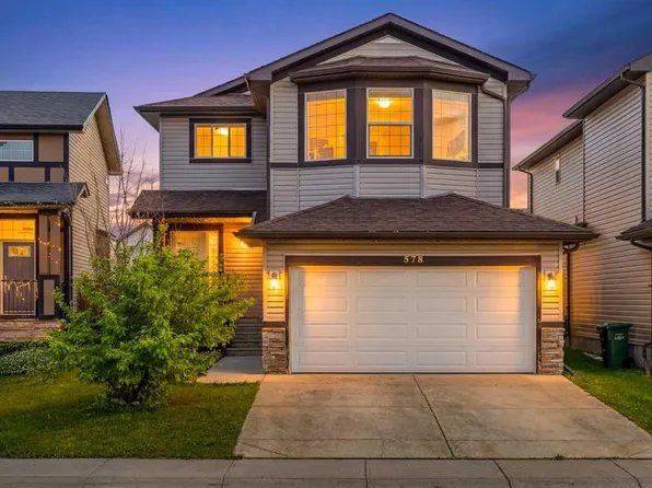 578 W Luxstone Lndg SW, Airdrie, AB T4B 0C7