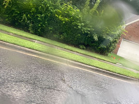 5th image of 4545 Ashland Dr