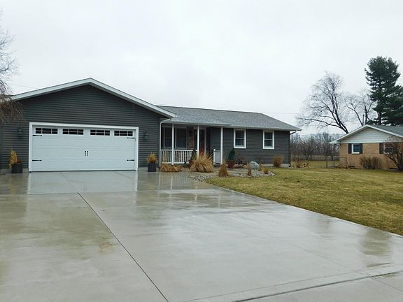 2nd image of 843 E Park Dr