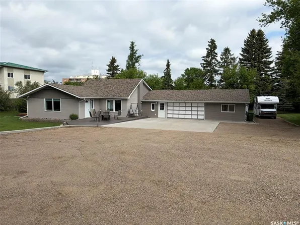 310 34th STREET W, Prince Albert, SK S6V 8B8