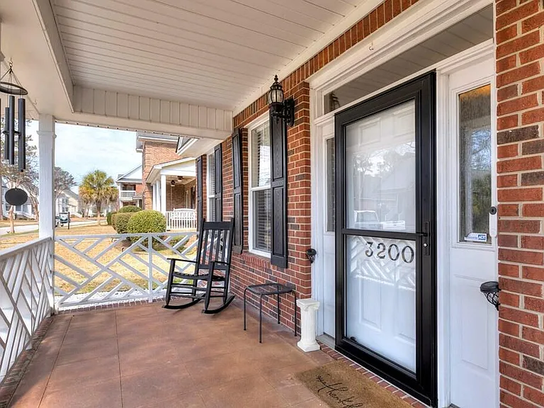 3200 Mayflower Ln — Photo 2