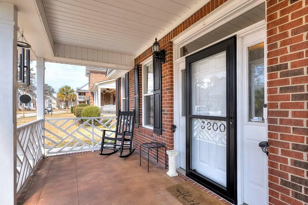 Building Photo - 3200 Mayflower Ln