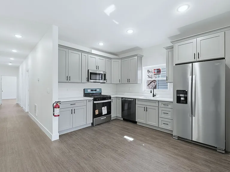 392 S 19th St #2 — Photo 4