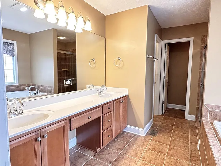 2928 Prioress Dr — Photo 16