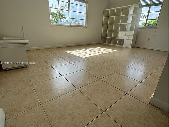 2nd image of 7130 Rue Versailles APT 11