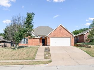 2432 Castle Pines Dr, Burleson, TX 76028