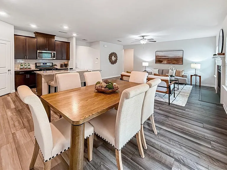 5836 Hackberry Ln — Photo 12