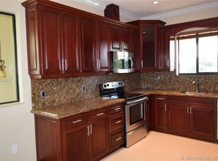 7031 SW 83rd Ct, Miami, FL 33143