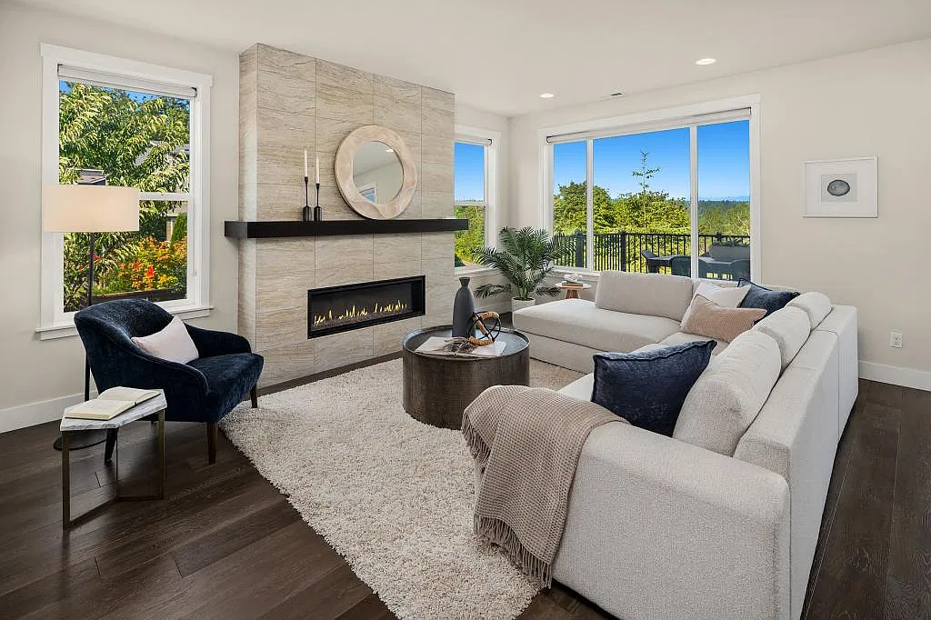 Elevated Kirkland Living w/ Sweeping Cascade Views - 5 bedrooms or more — Photo 4