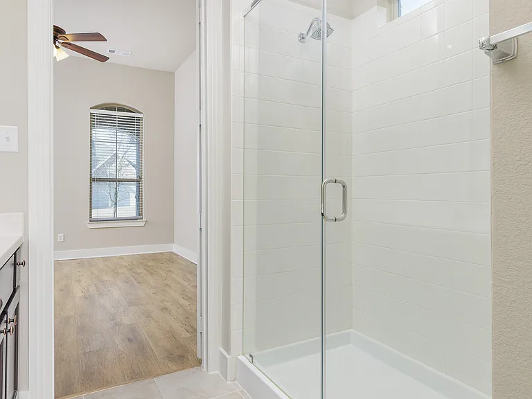 1829 Leo Dr — Photo 23