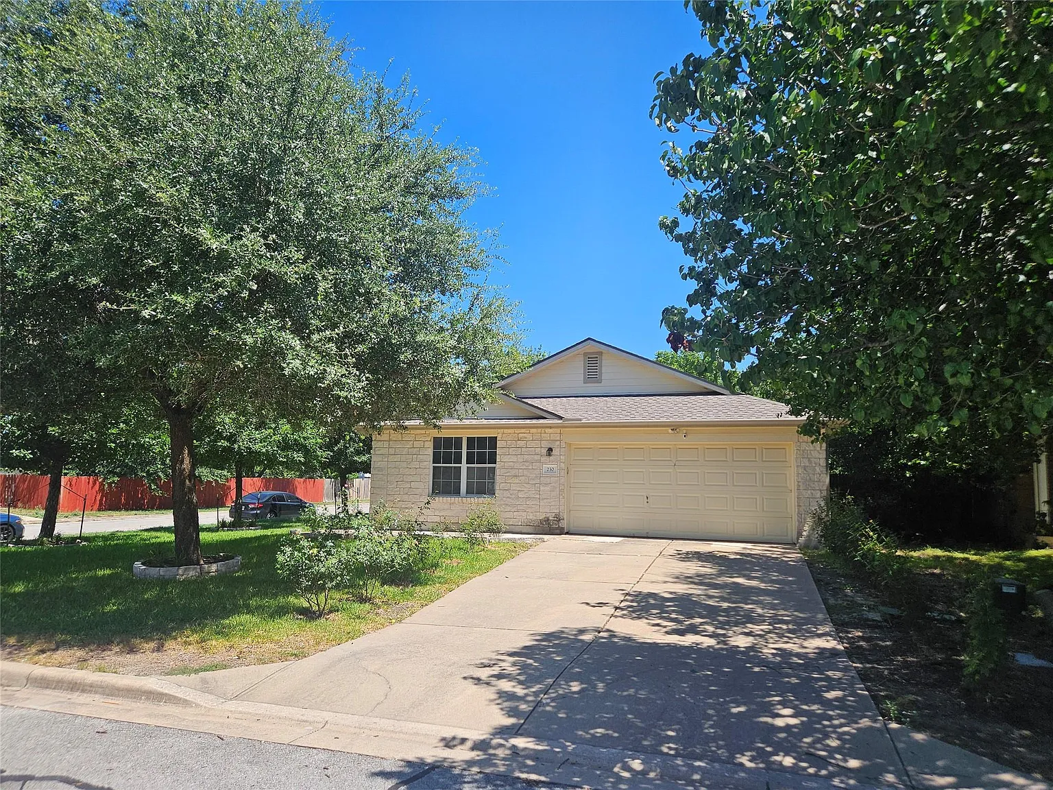 4 bed, 2.0 bath, 1865 sqft, $1,950 — Photo 1