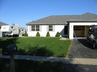 892 Meadowbrook Rd, Elwood, IL 60421