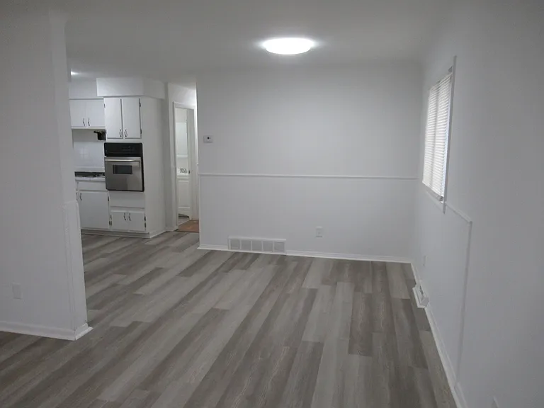 330 Paul St — Photo 24