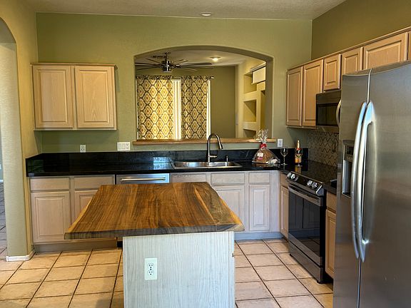 3rd image of 20456 N 94th Ln