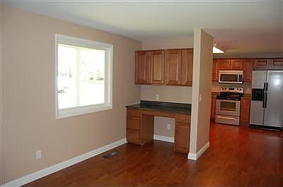 3rd image of 106 E Elmwood Dr