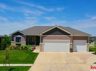 6310 Monarch Dr, Lincoln, NE 68516