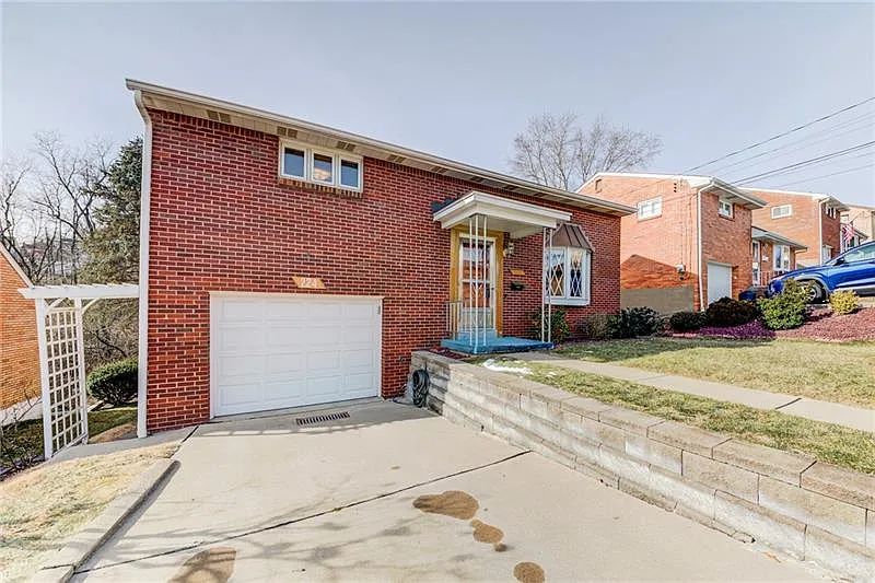 224 Tyrol Dr photo 1