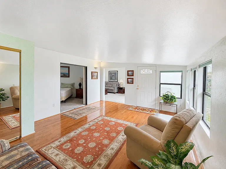 4925 Summit Cir — Photo 16