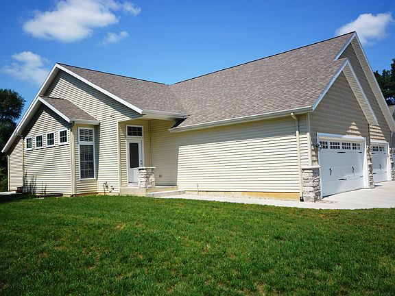 2nd image of 10474 Hammock Cir