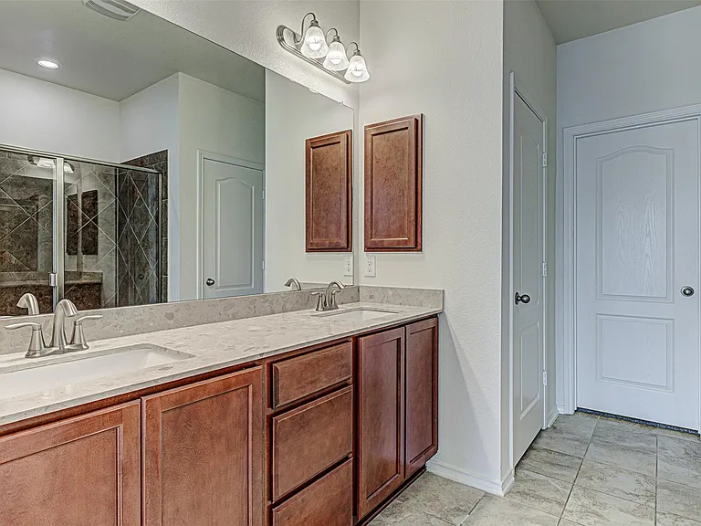 339 Alamosa Dr — Photo 26