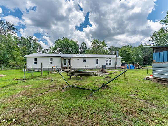 5th image of 443 Mohawk Dr