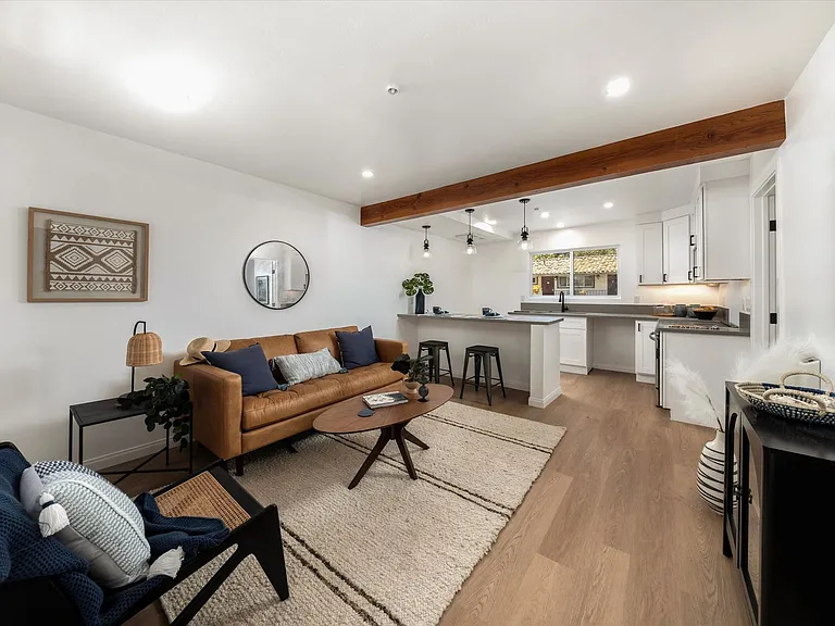 427 W Montecito St — Photo 32