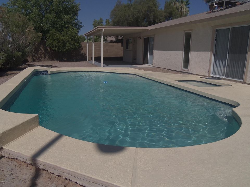 1st image of 318 W Mesquite St
