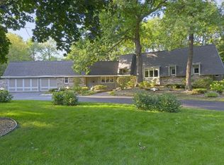 1289 Sylvandale Rd, Mendota Heights, MN 55118
