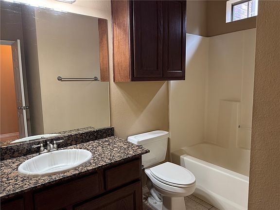 5th image of 215 Forest Dr
