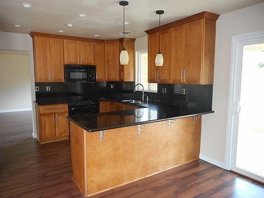3rd image of 8257 Oakenshaw Way