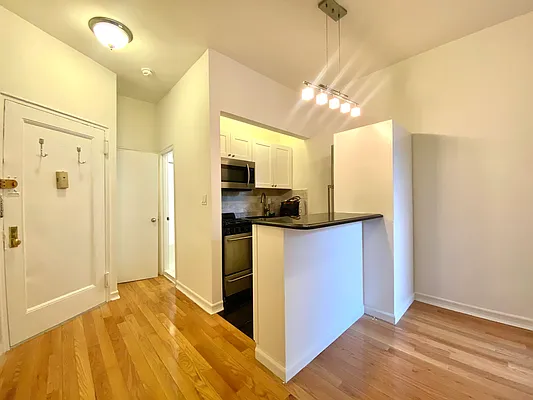 Rented by Avenues Real Estate | media 1