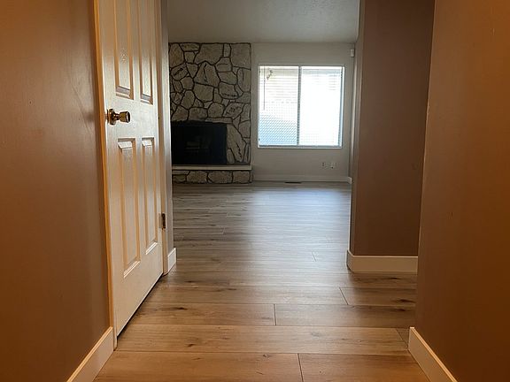 3rd image of 2358 W Palmetto Dr