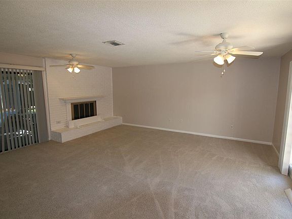 4th image of 8008 Charter Oaks Dr