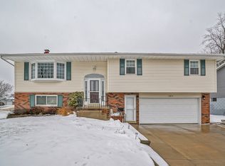 7504 N Piccadilly Pl, Peoria, IL 61614