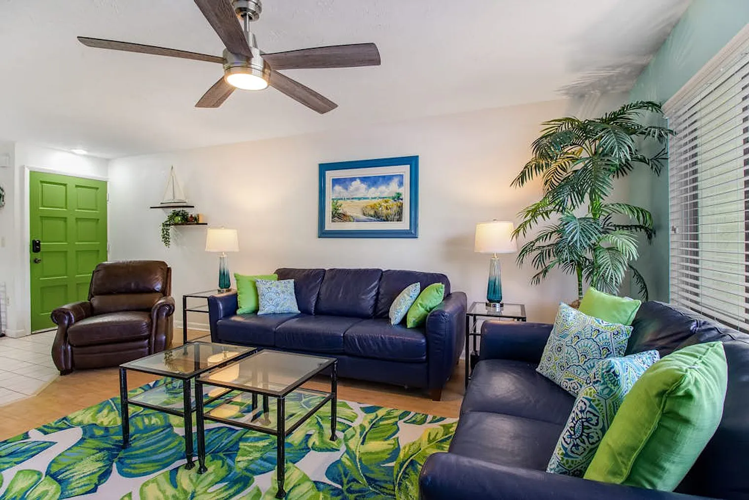 1 bed, 1.0 bath, 678 sqft, $3,699 — Photo 2