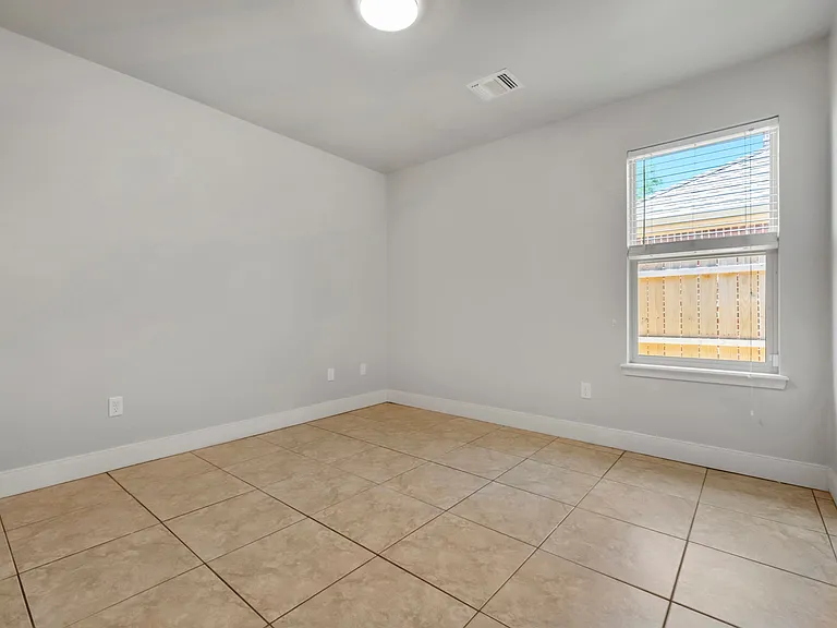 9315 Buccola Ave — Photo 25