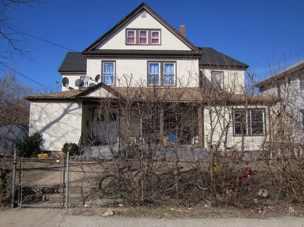 1345 Eggert Pl, Far Rockaway, NY 11691
