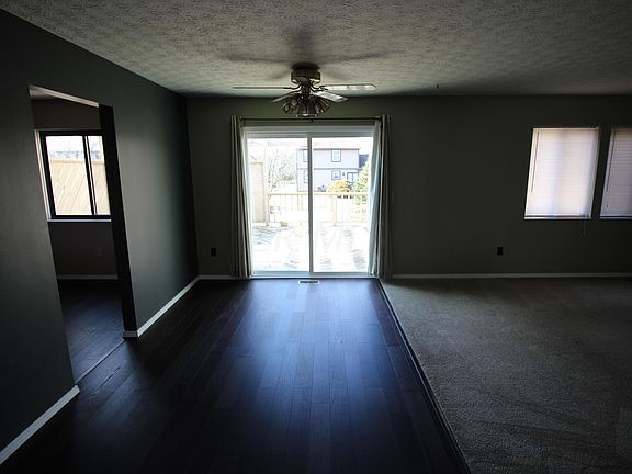 5th image of 9811 Meadow Wood Dr